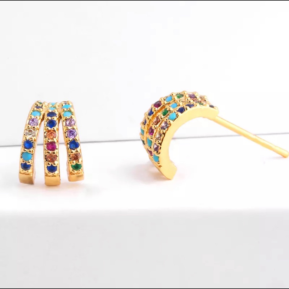 Adorable crystal rainbow colors earrings
